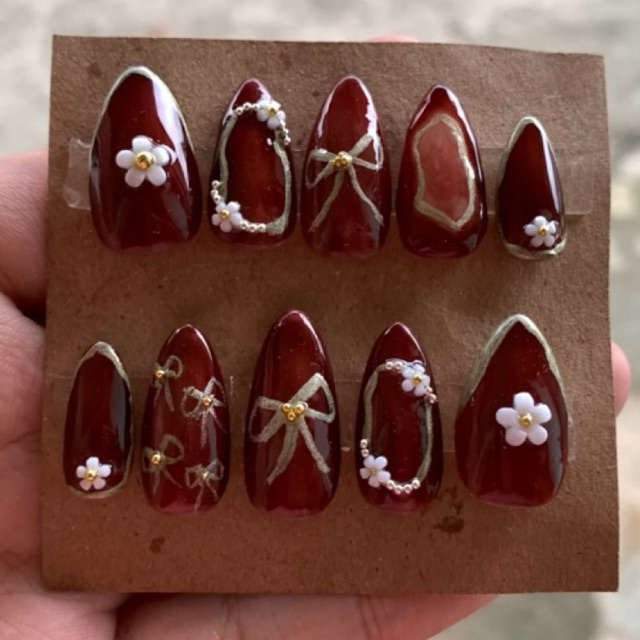 Press On Nails Maroon Pita