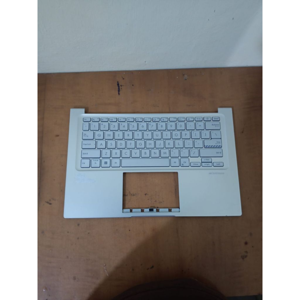 frame keyboard normal laptop Asus e1404