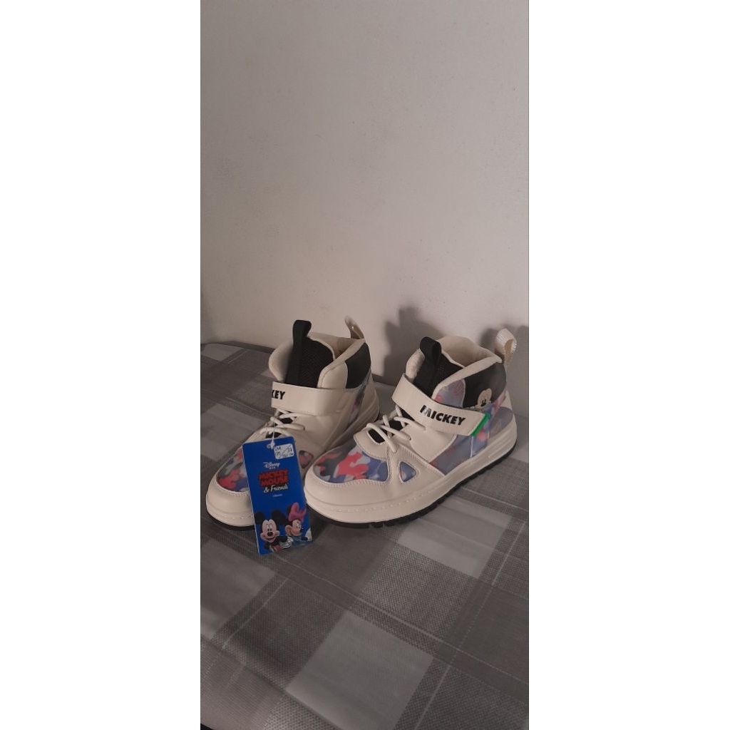 DS4 (37)