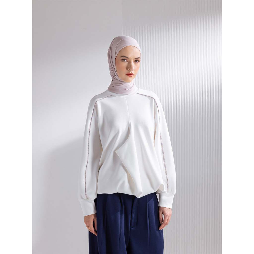 KAMI KATLA LINEAR Morra Oversized Top