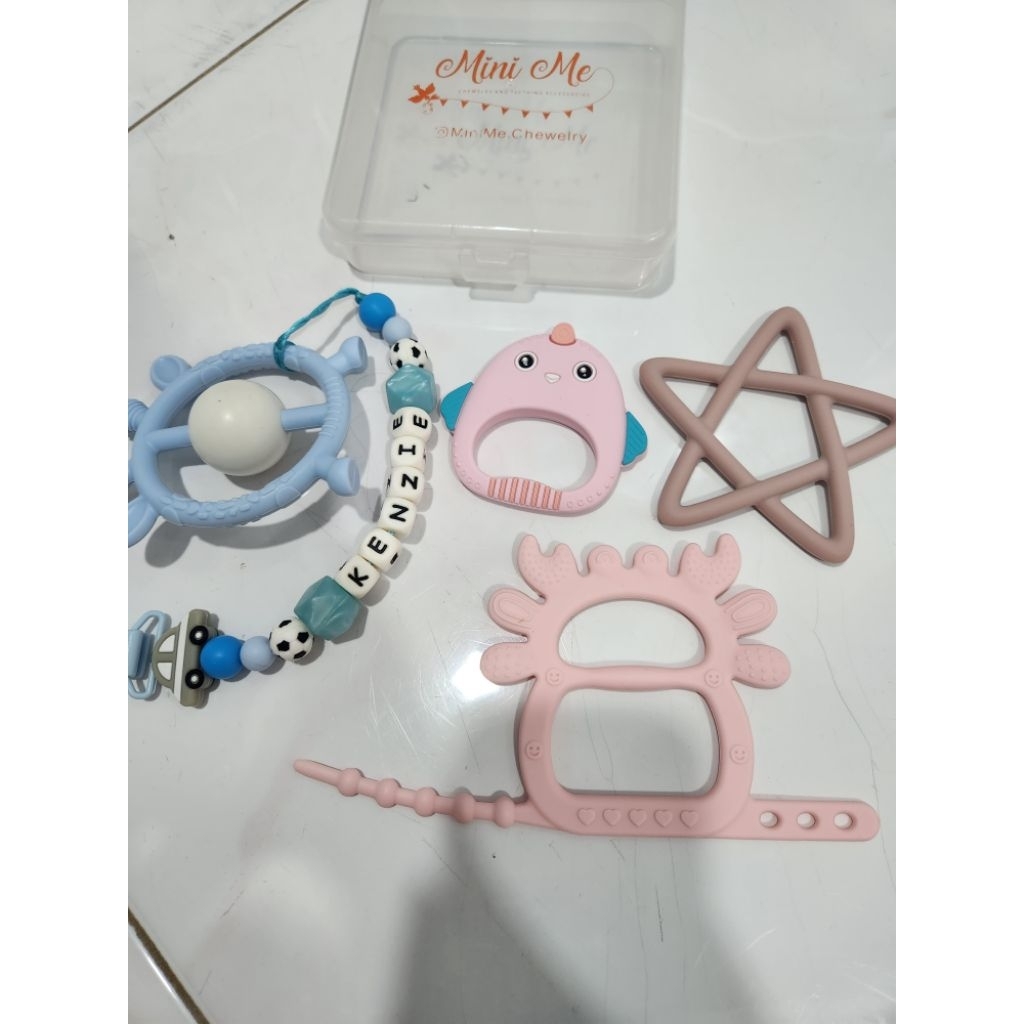 PRELOVED 4PCS TEETHER BABY+ BOX