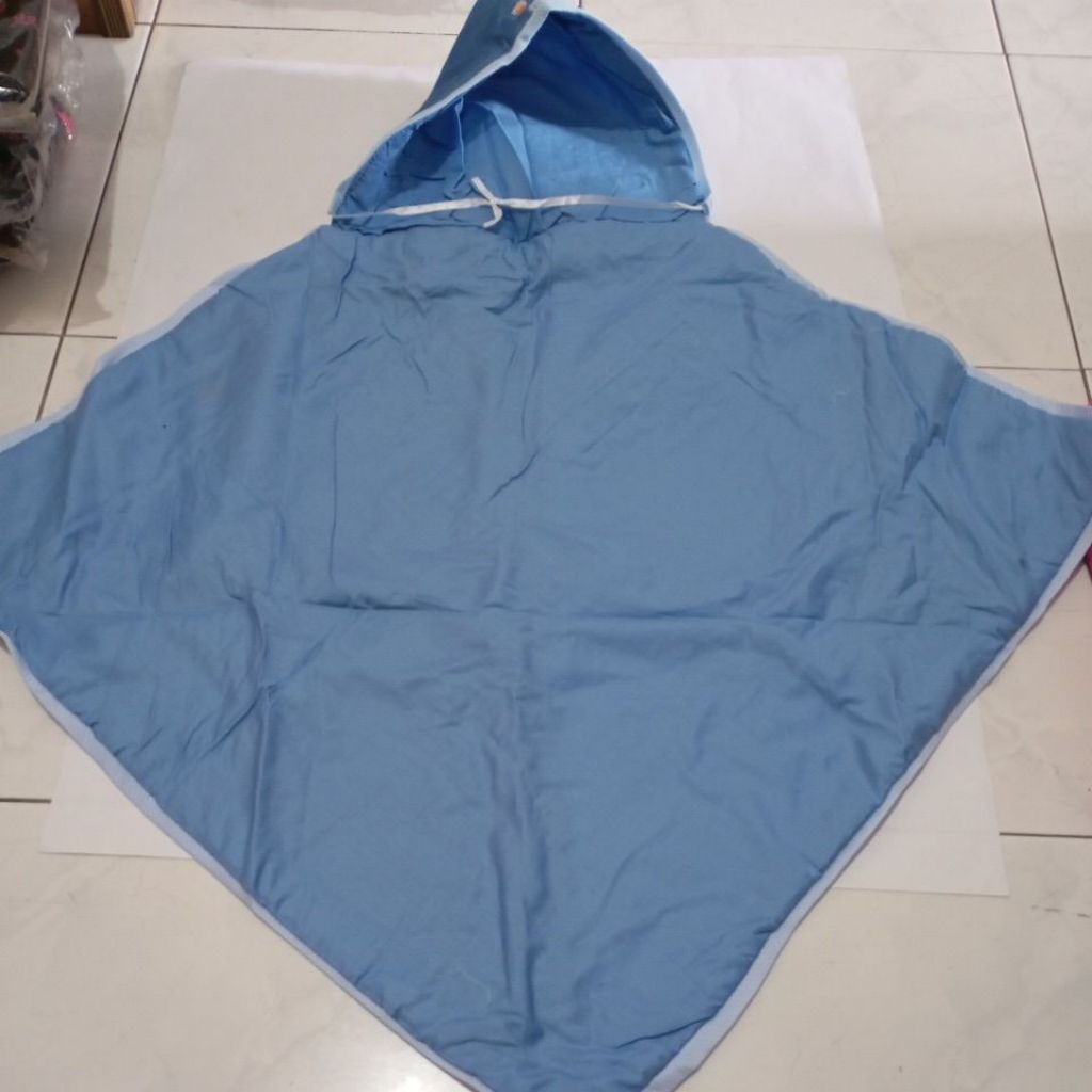 Selimut bertopi bayi Chintaka