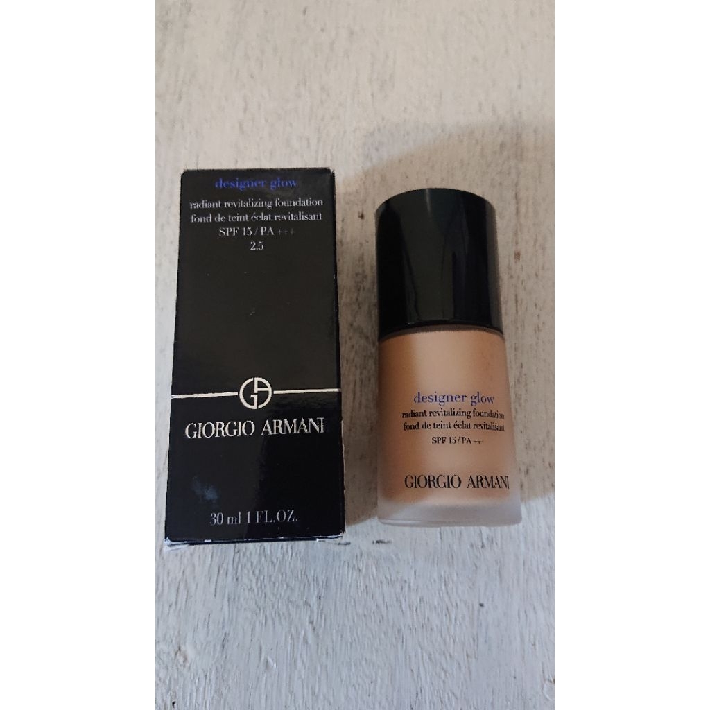 Gio Armani foundation Designer GLOW Preloved