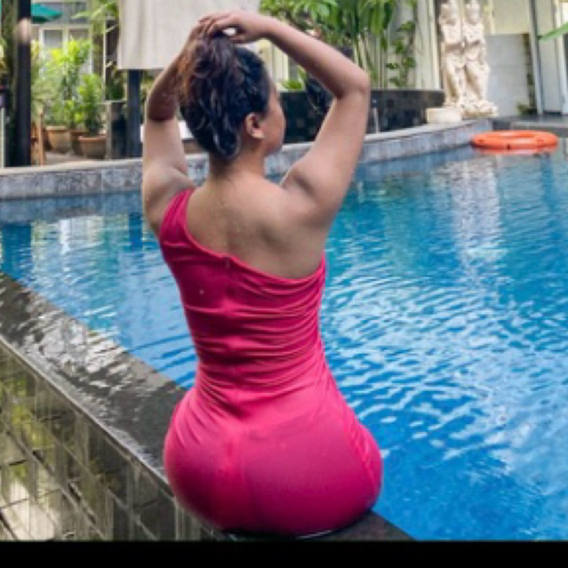 swimsuit pink