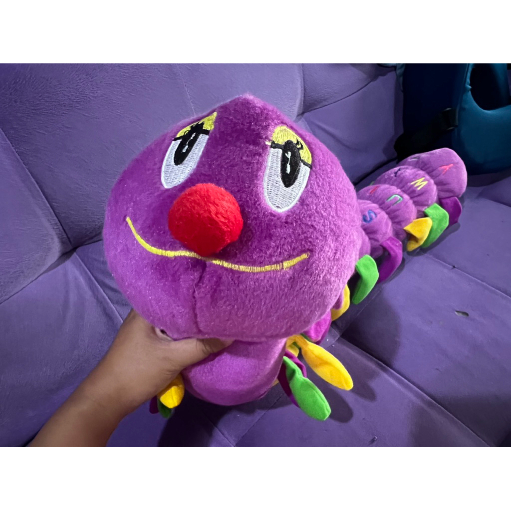 boneka ulat panjang