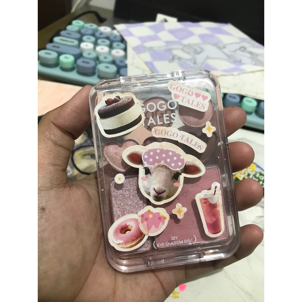 Make up preloved
