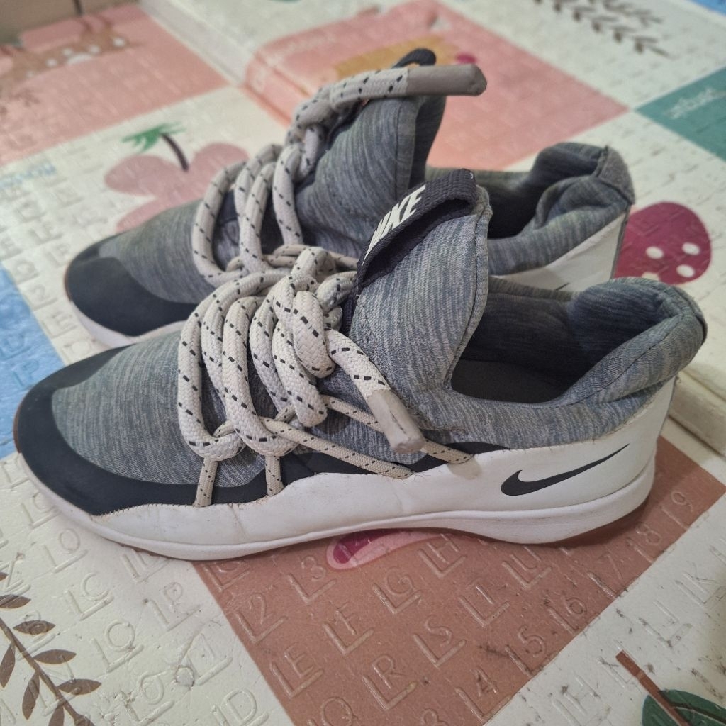 Ni!Ke CiTy LoOp Size 43 / 27,5 cm