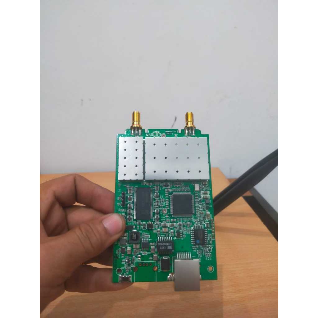 Ubiquity Rocket M5 + Casing Aluminium