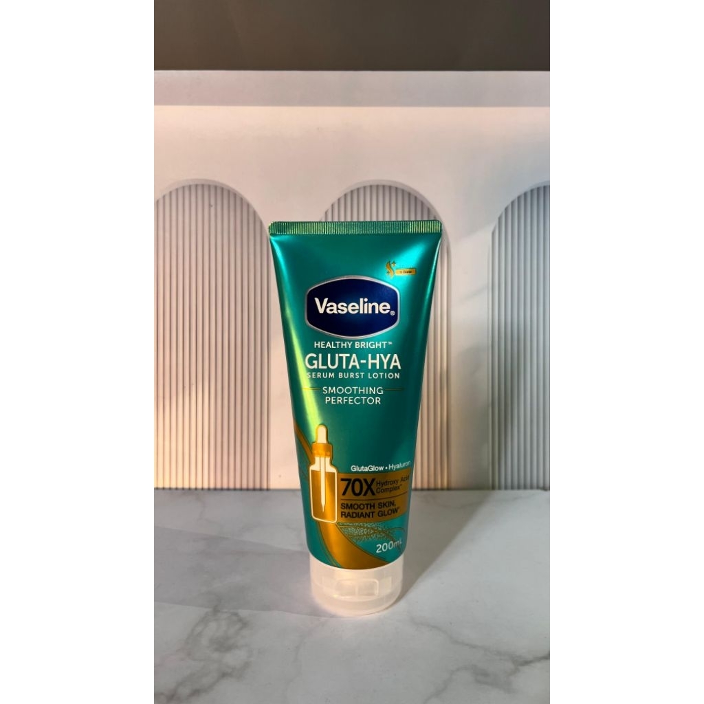VASELINE GLUTA-HYA SMOOTHING PERFECTOR 200ML