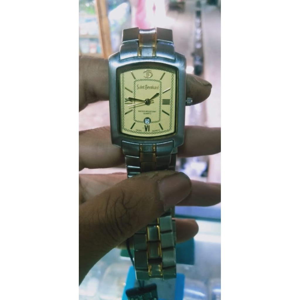 Jam cewek Sain Bernhard