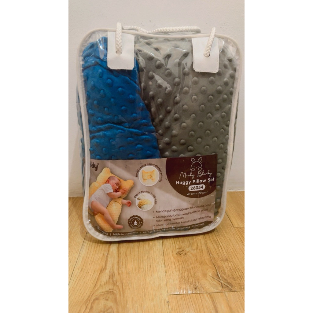 Huggy pillow set