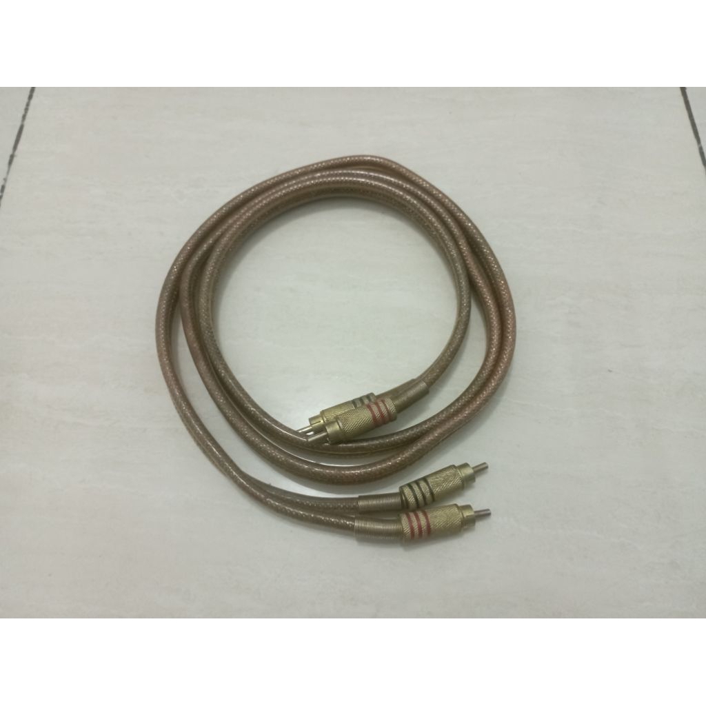 Kabel RCA Super Triple Shielded High Resolution Cable ( 140cm ).