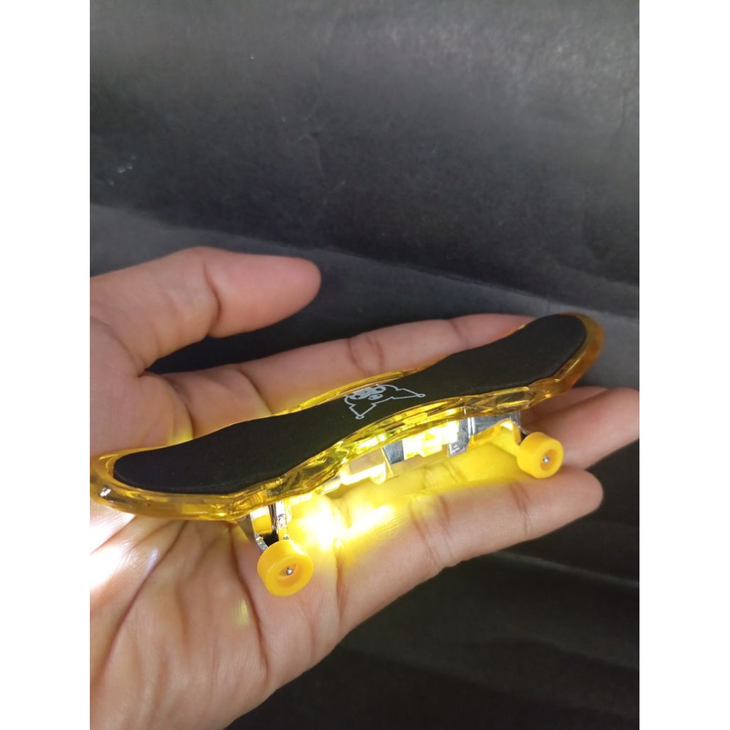 Skater mainan nyala