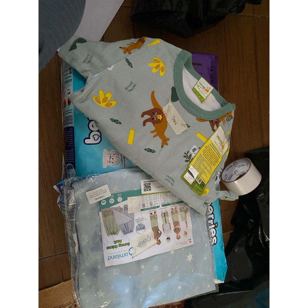 paket diapers dan baju/sarung