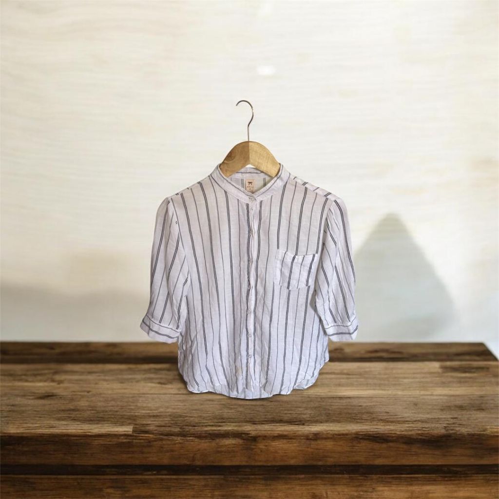 Kemeja/Blouse dengan size "L"