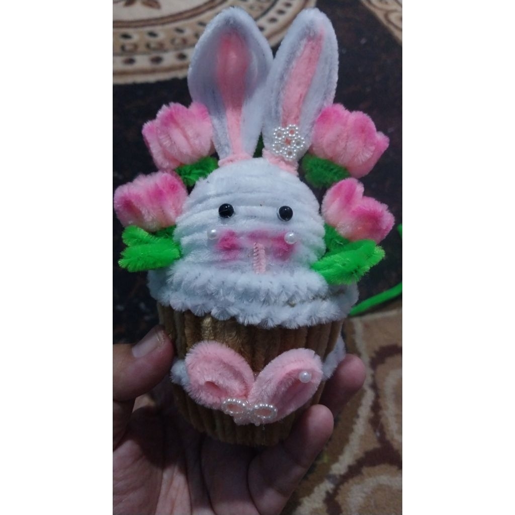 boneka kawat bulu