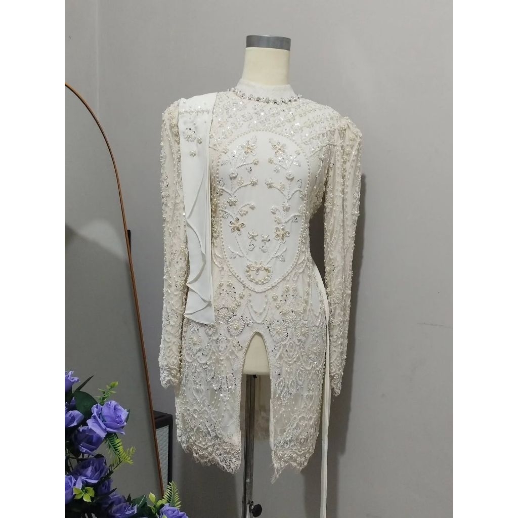 kebaya chantily kaca bunga
