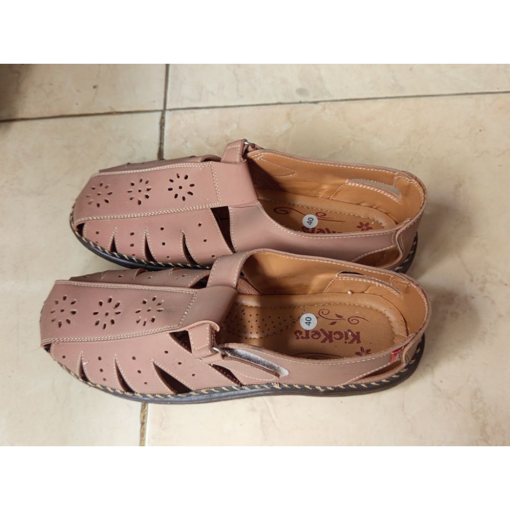 sepatu kickers (baru)