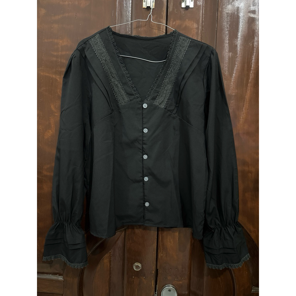 preloved blouse hitam
