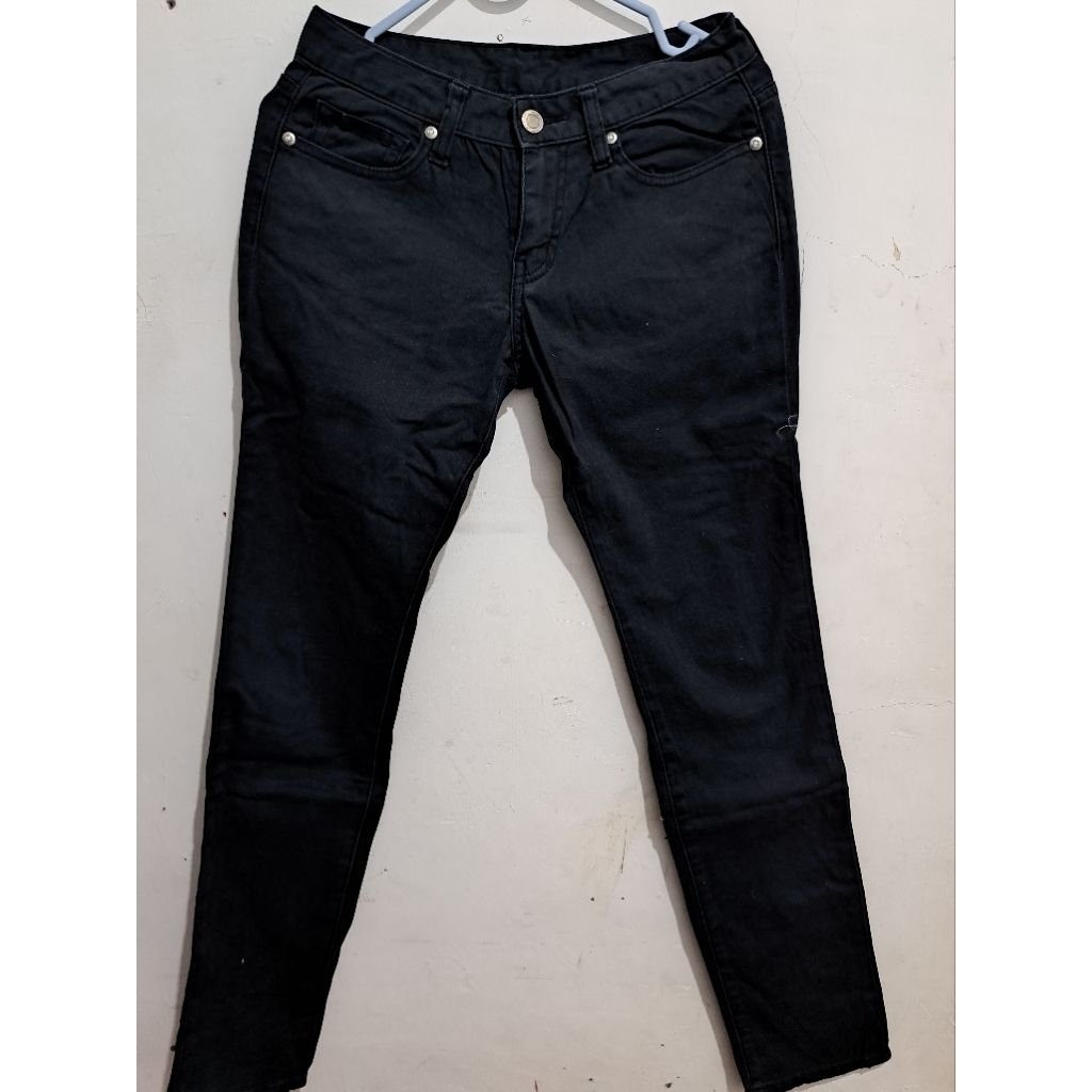 Celana Panjang Hitam