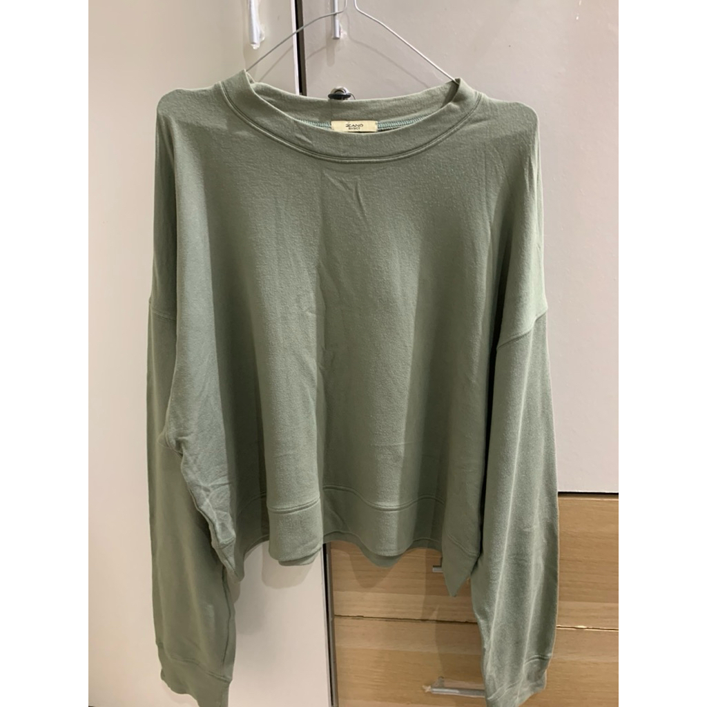 Sweater Hijau