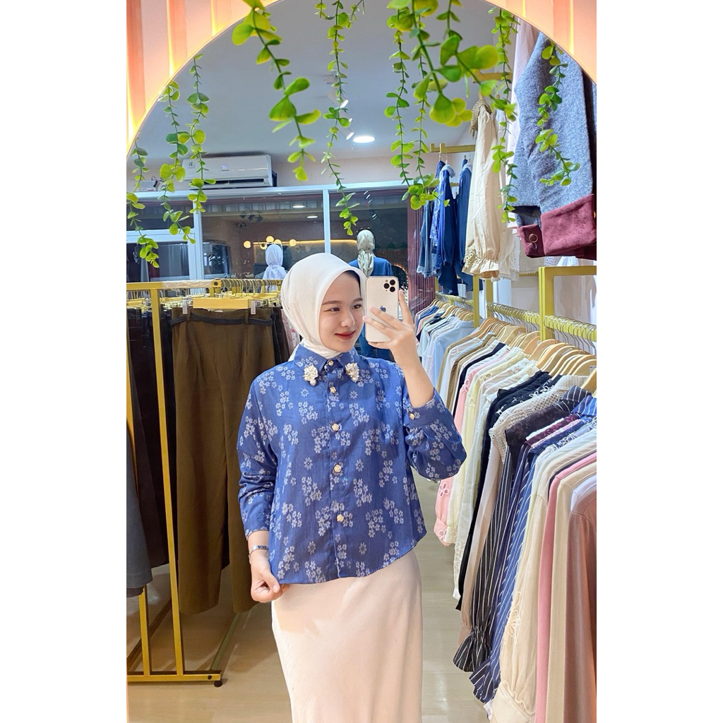 ARUNA TOP