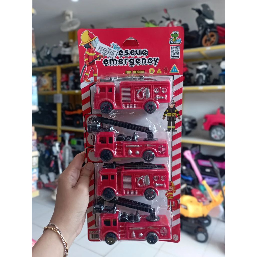 Mobil Damkar Isi 4