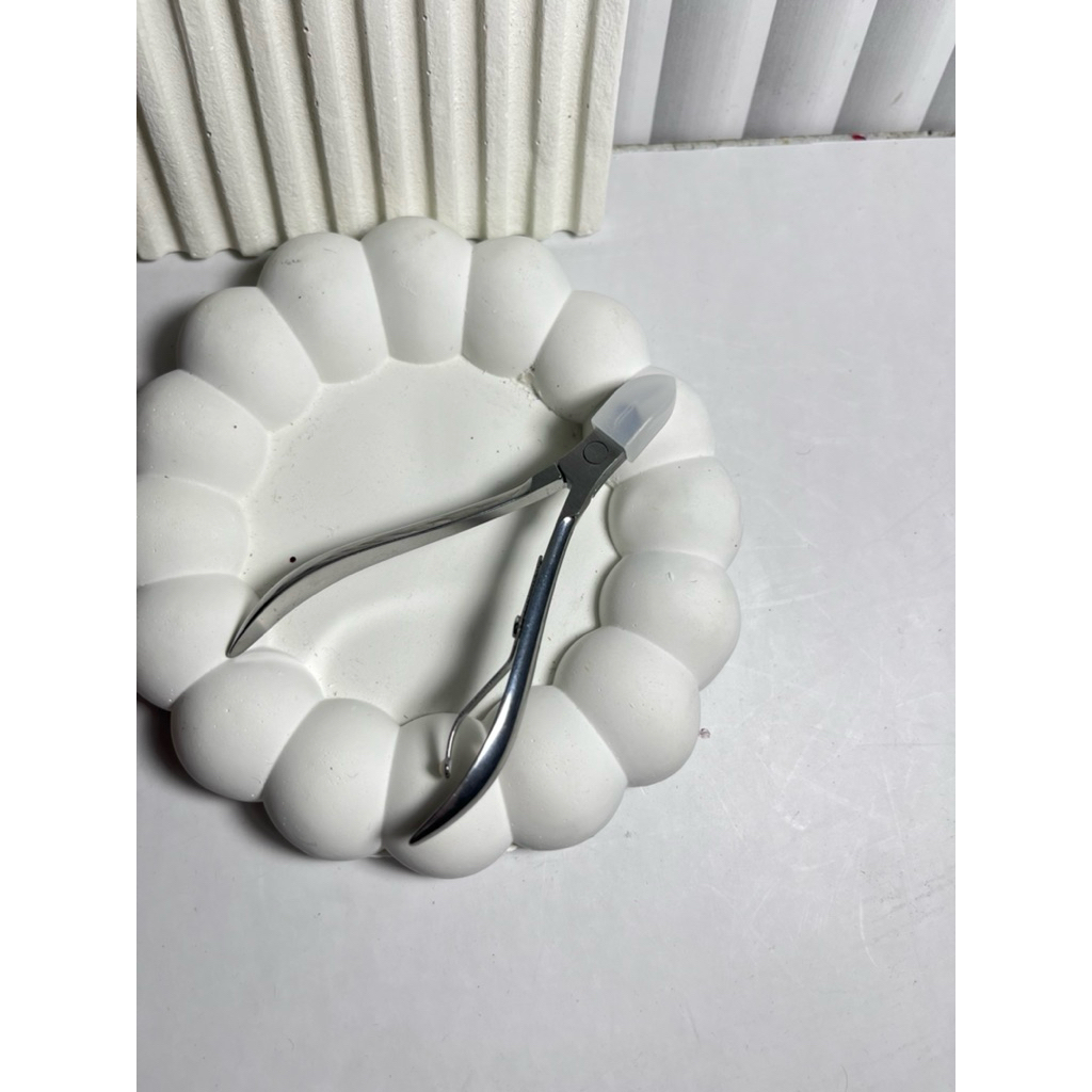 Gunting cuticle bahan stainless