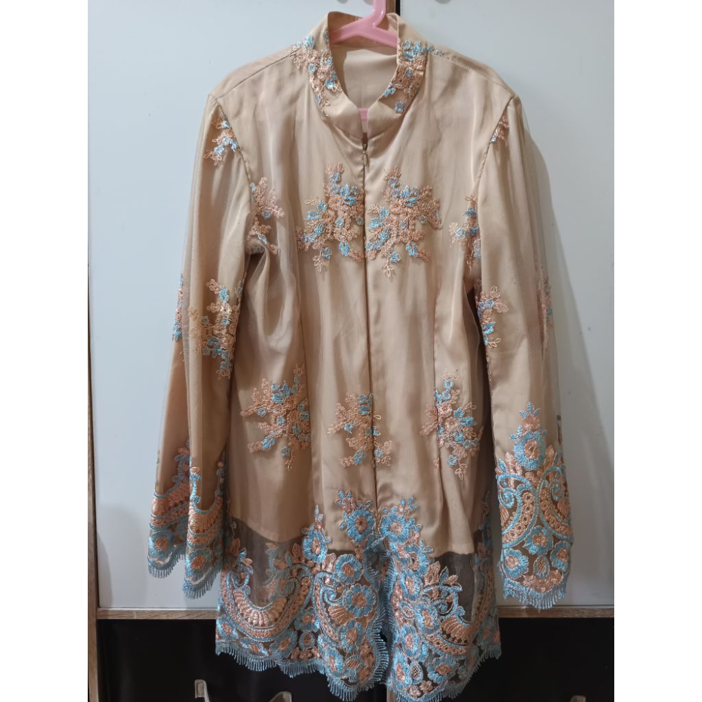 PRELOVED KEBAYA CREAM