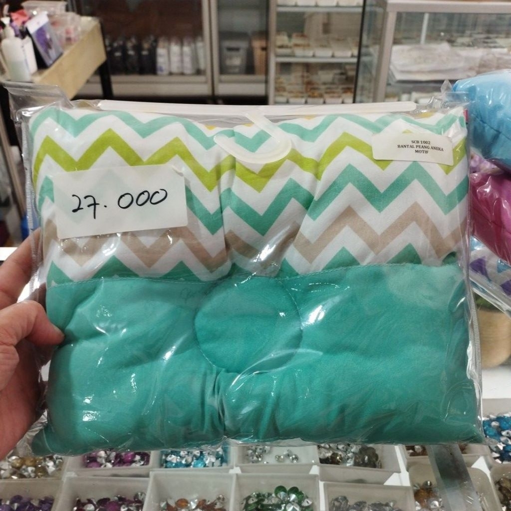 bantal bayi