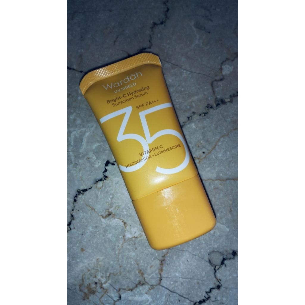 Wardah UV shield - Bright C Hydrating