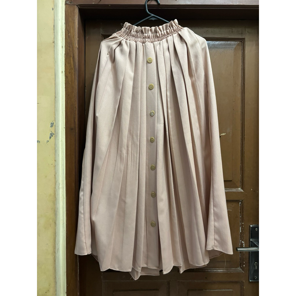 rok wanita