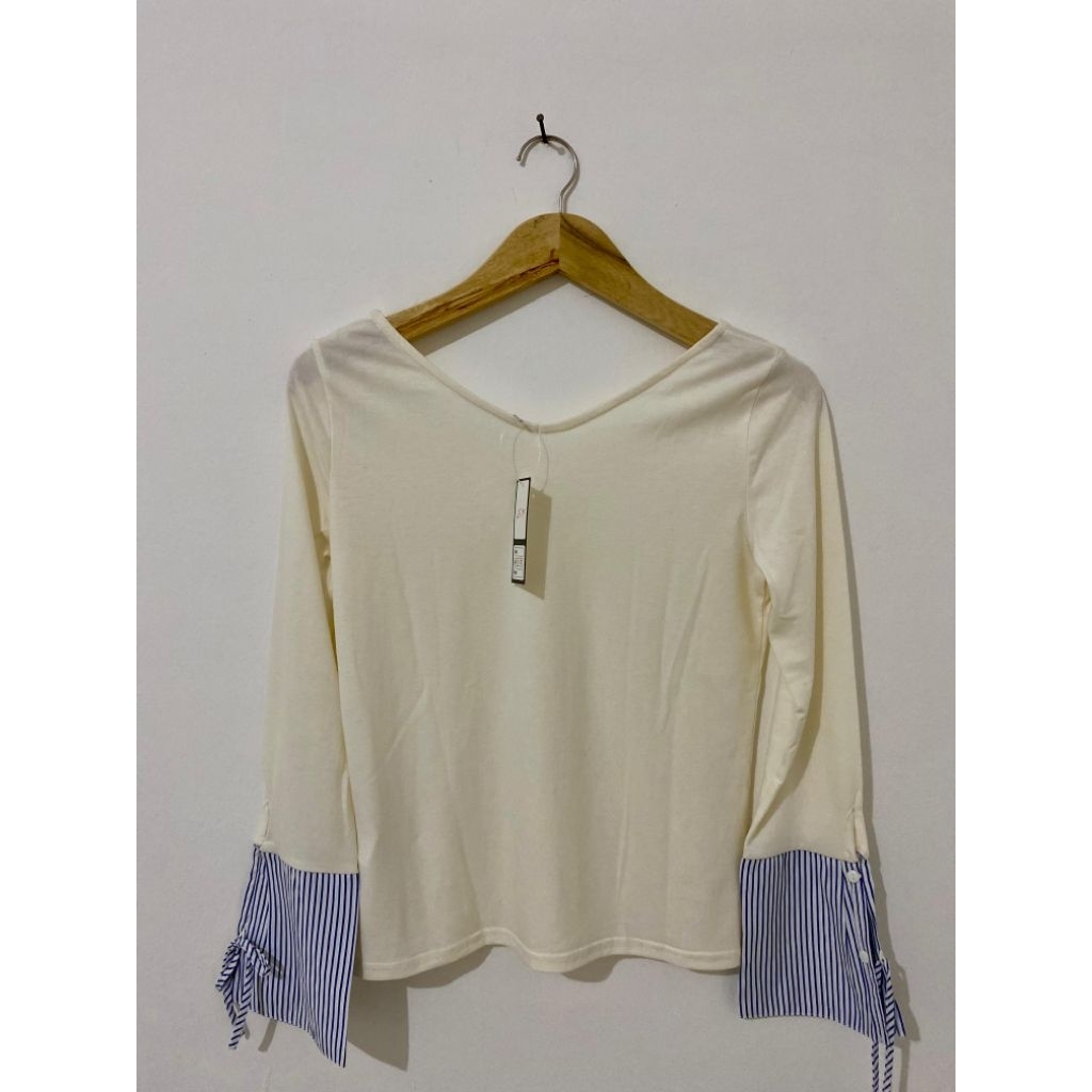 Blouse kaos cream biru