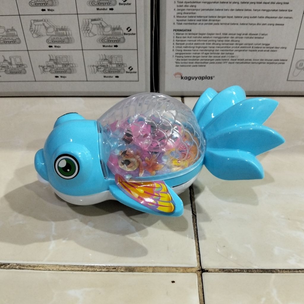 Mainan ikan koi tarik