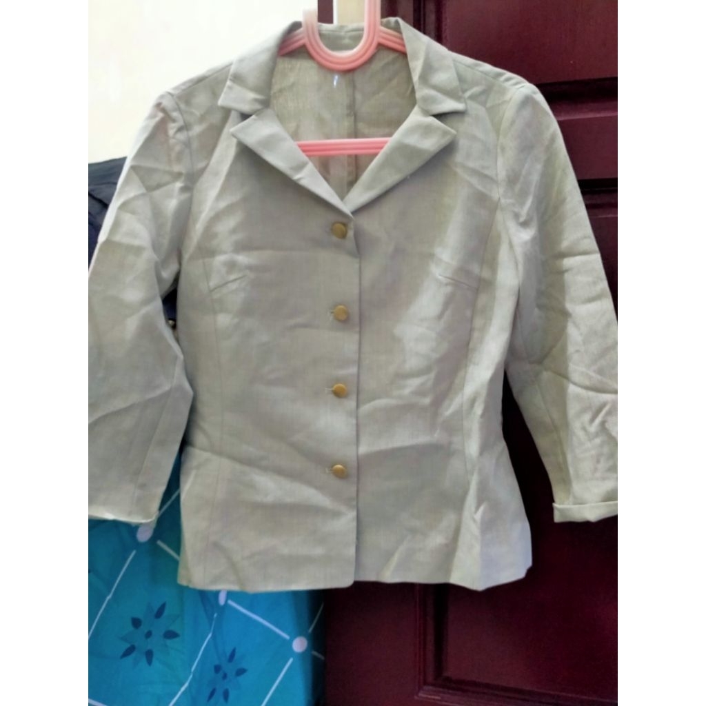 blazer mata empat