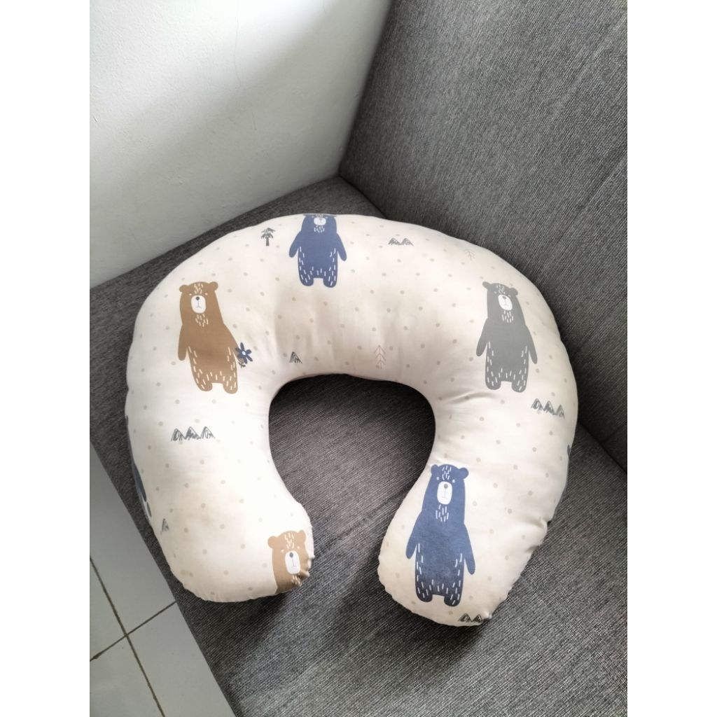 Bantal menyusui 65x60