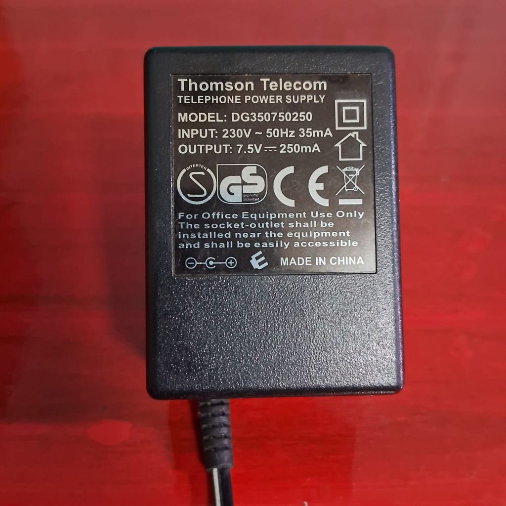 adaptor 7.5 volt adaptor