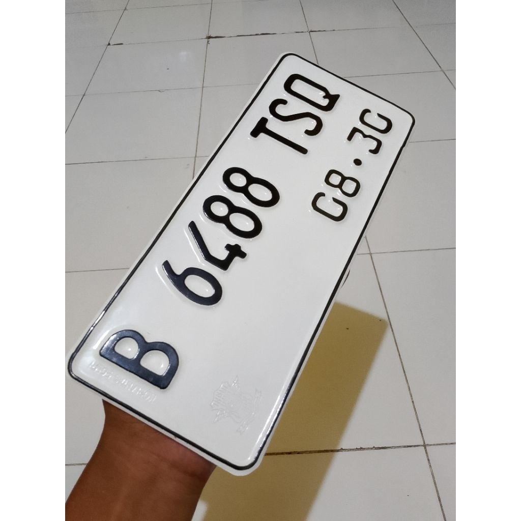 Custom Standar dan Baut Tanam Putih
