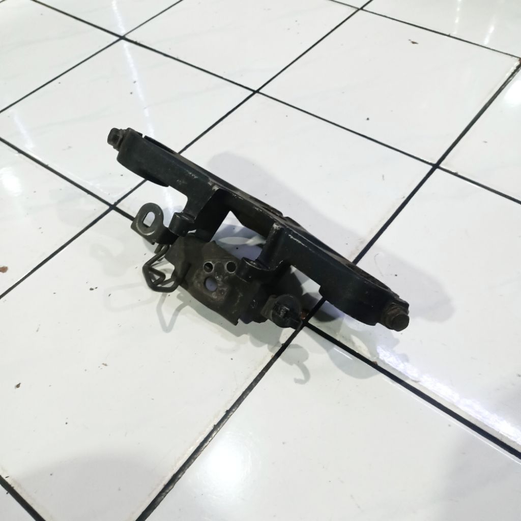 Segitiga Atas Cb150r Original Copotan