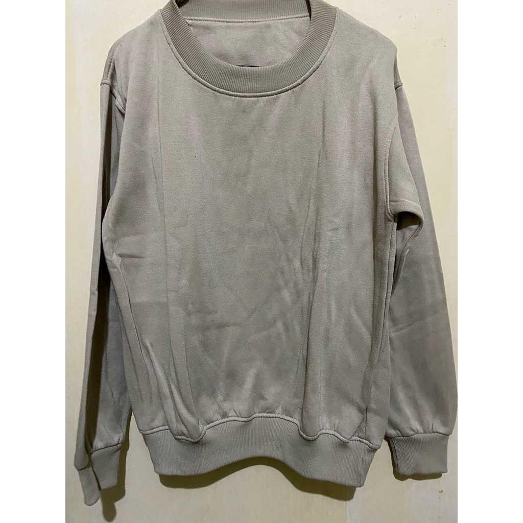 Preloved Sweater cream polos basic