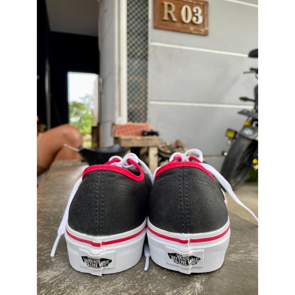 Sepatuvans-sneakers-preloved