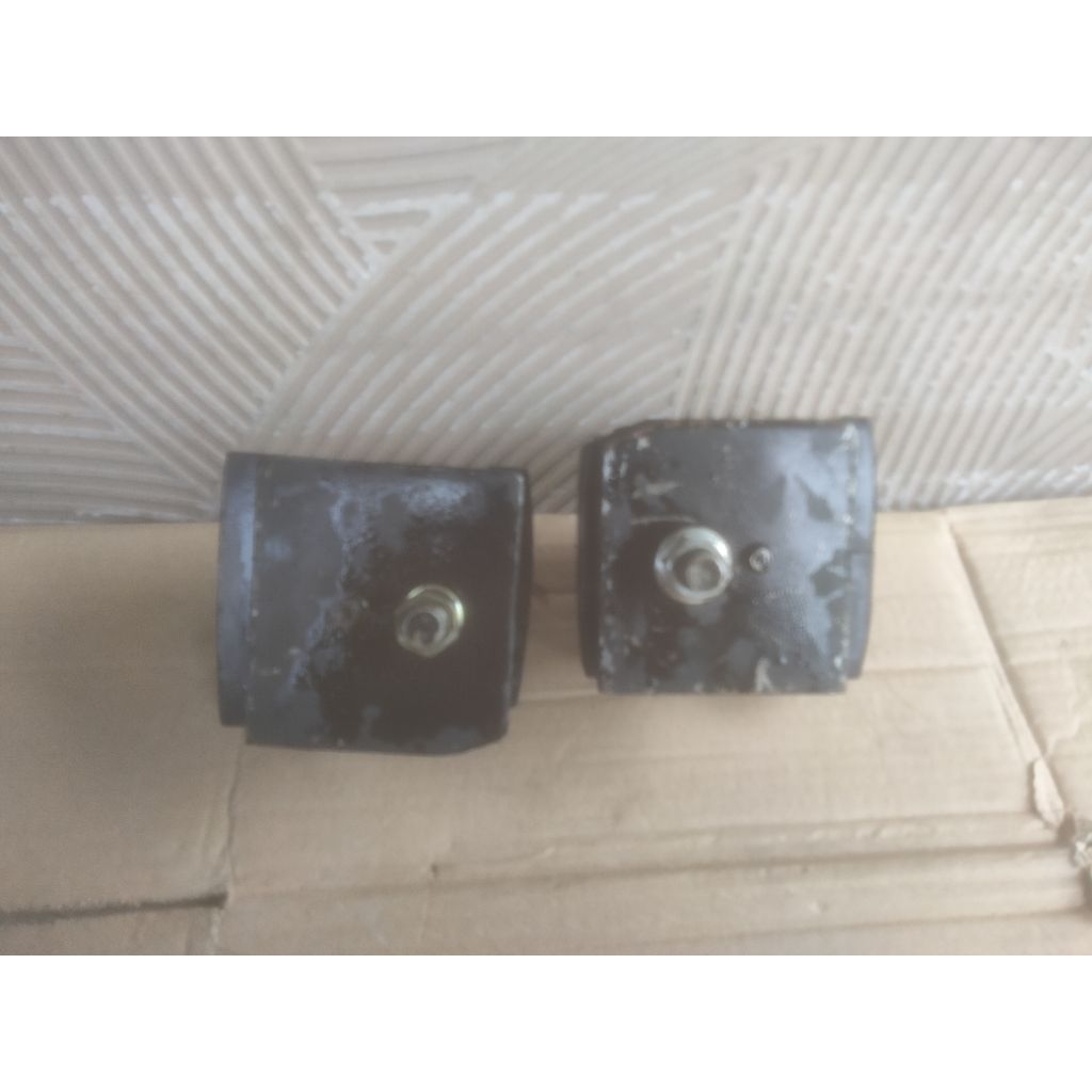 mounting dudukan mesin Dyna orginal