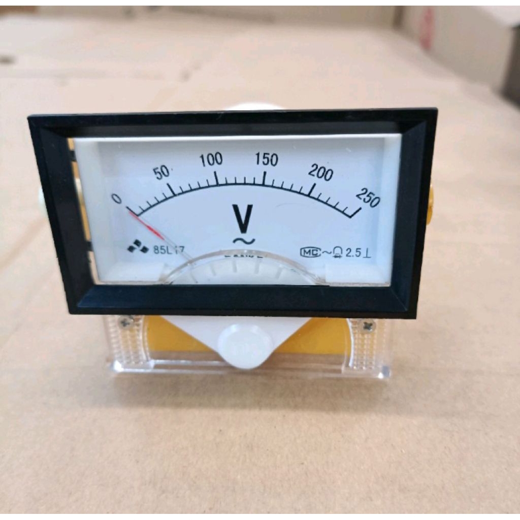 Volt meter Analog 85L17 0-250 VAC
