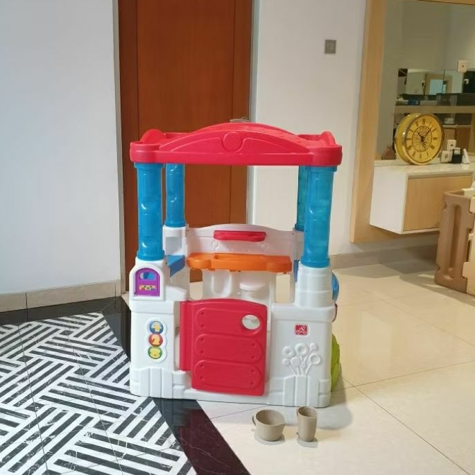 Step2 Crazy Maze Ball Pit Mainan Rumah