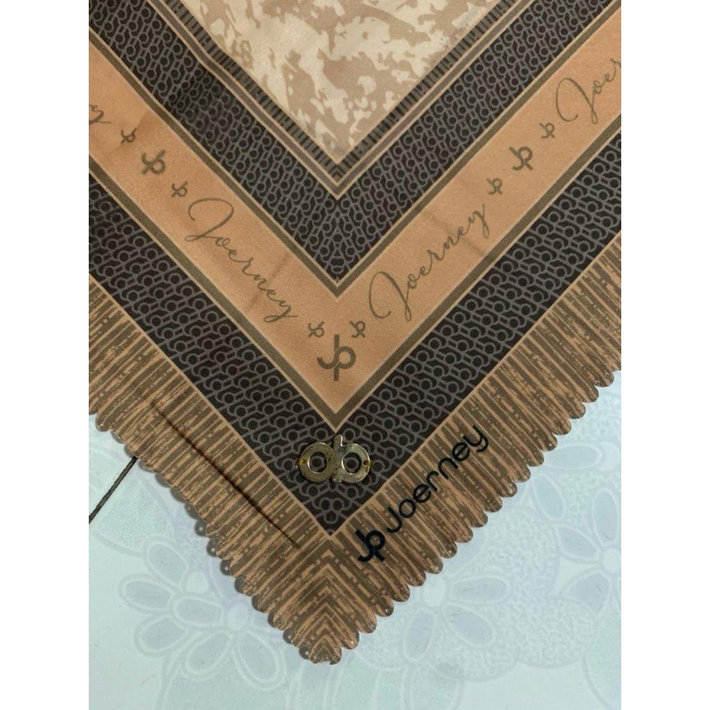 kerudung segi empat
