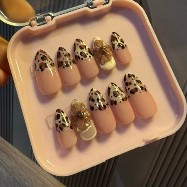 press on nails byLaetti Na79