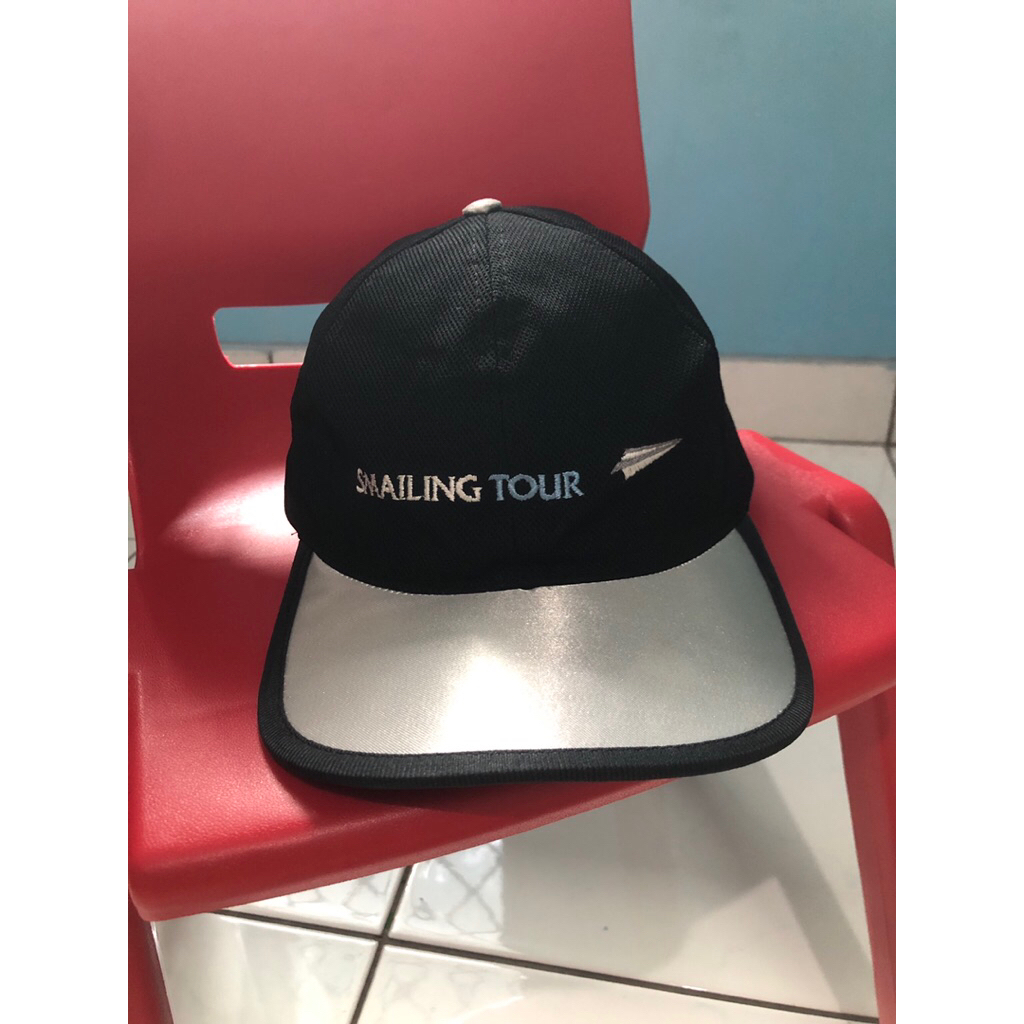 Topi Smiling Tour