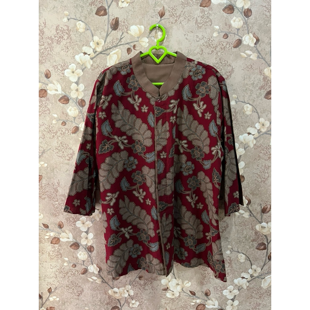 Atasan batik maroon