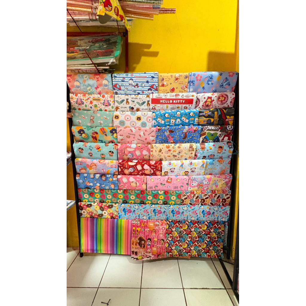 Kertas kado jumbo (random)
