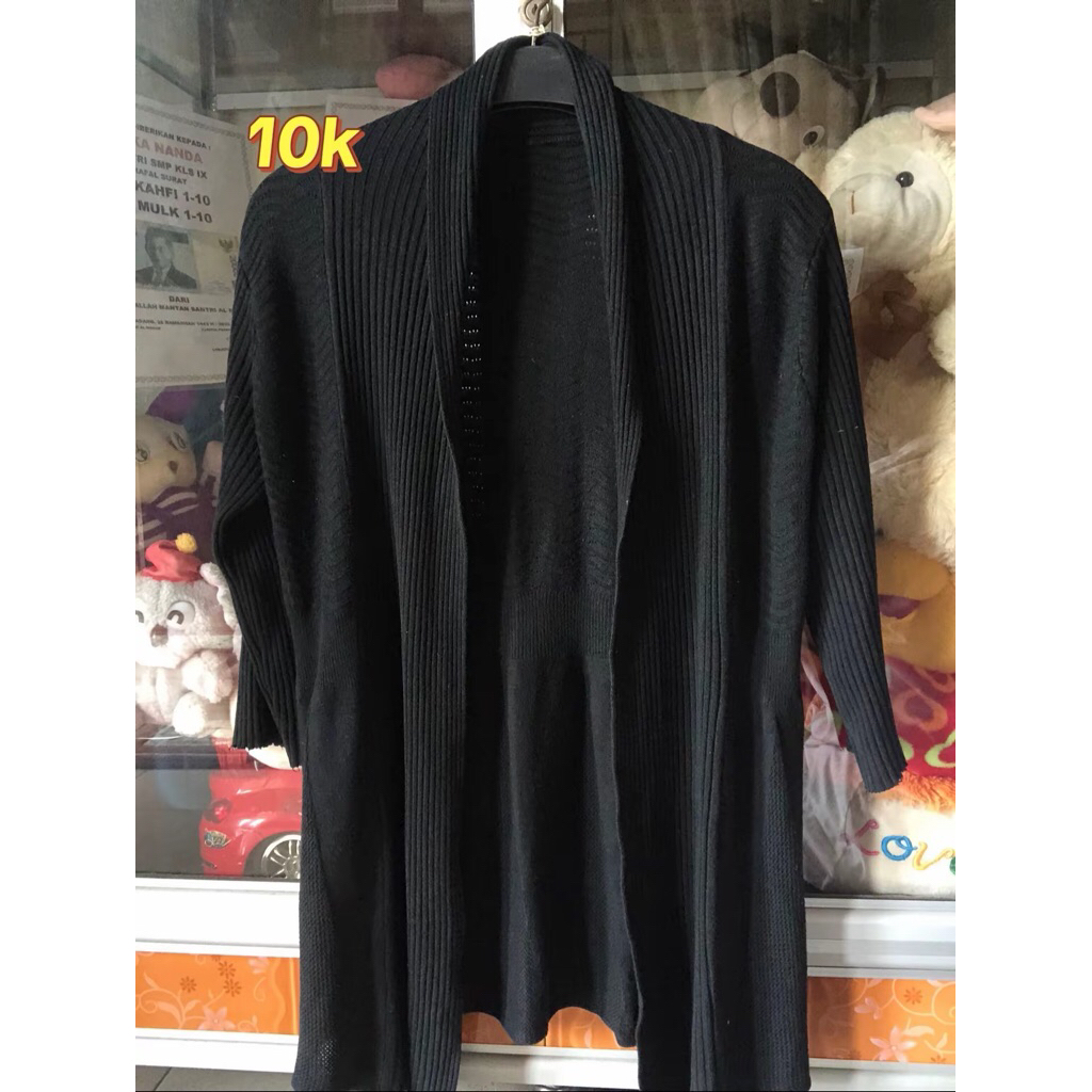 Cardi Hitam
